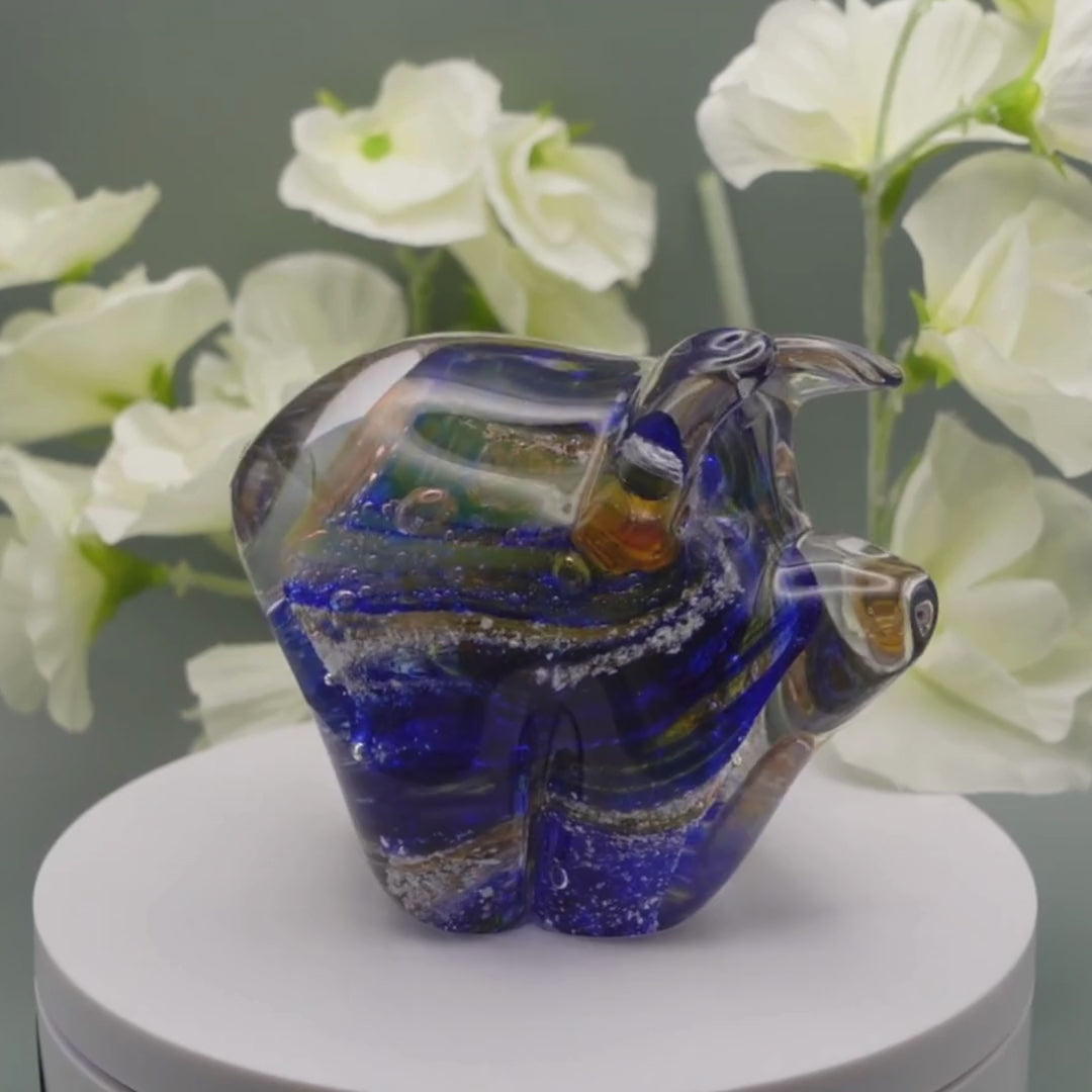 Ashes to glass pig