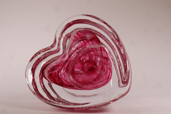 Cremation ashes into step heart paperweight
