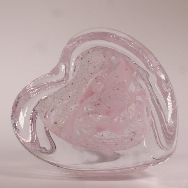 Cremation ashes into step heart paperweight